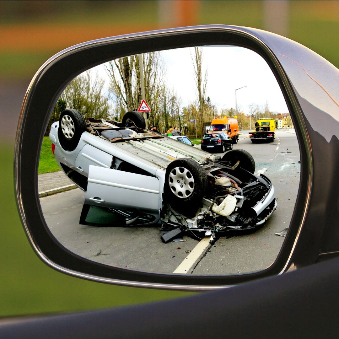 accident in rearview mirror